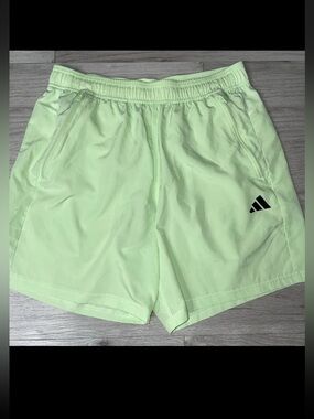 Adidas Activewear Neon 7” Shorts L Athletic Sport Loungewear Athleisure Gym